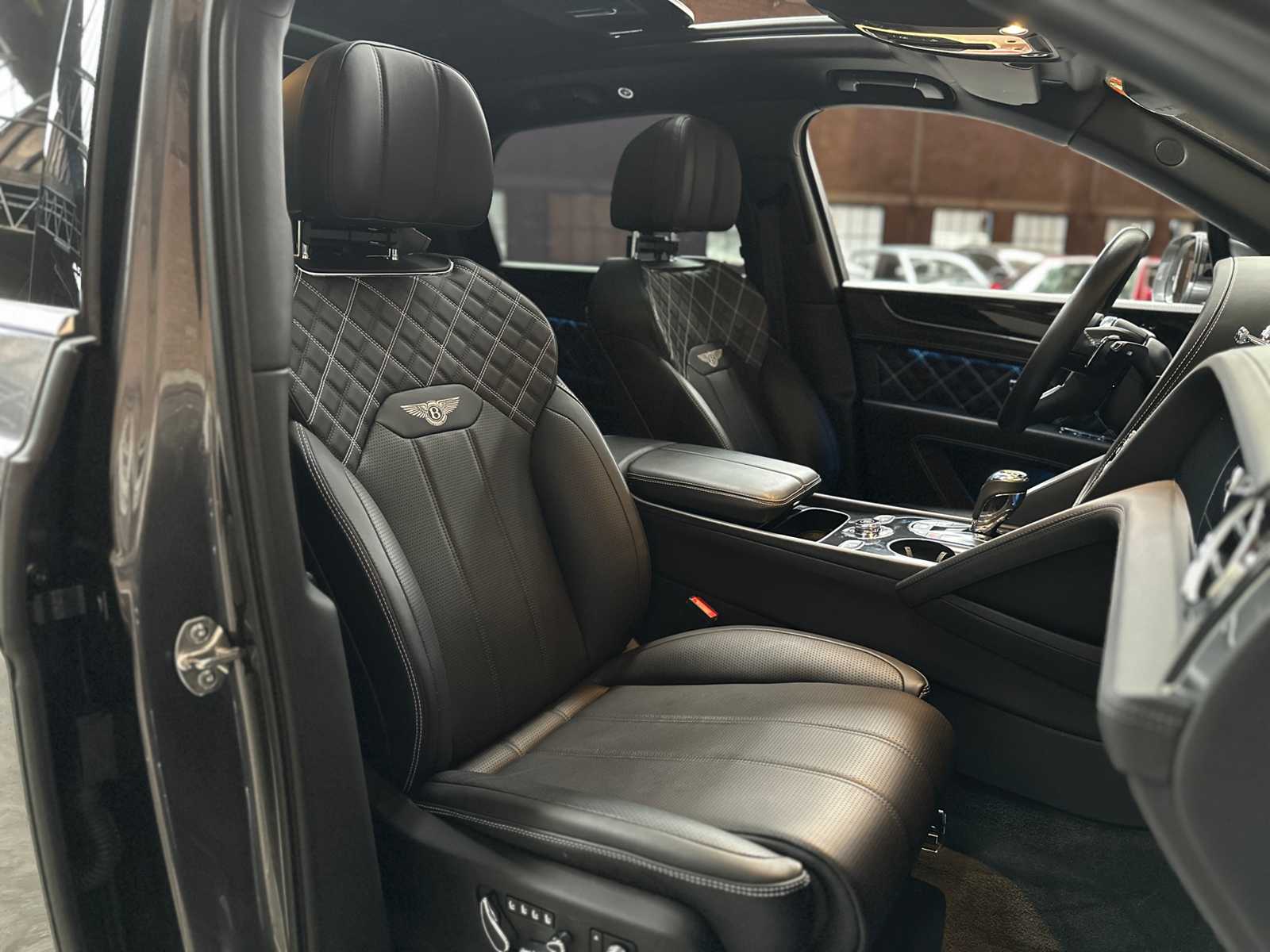 Bentley Bentayga 4.0 V8 First-Edition 550pk 2021