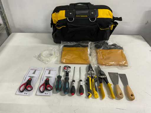 Stanley-Makita - Gereedschapstas inclusief diverse handgereedschap