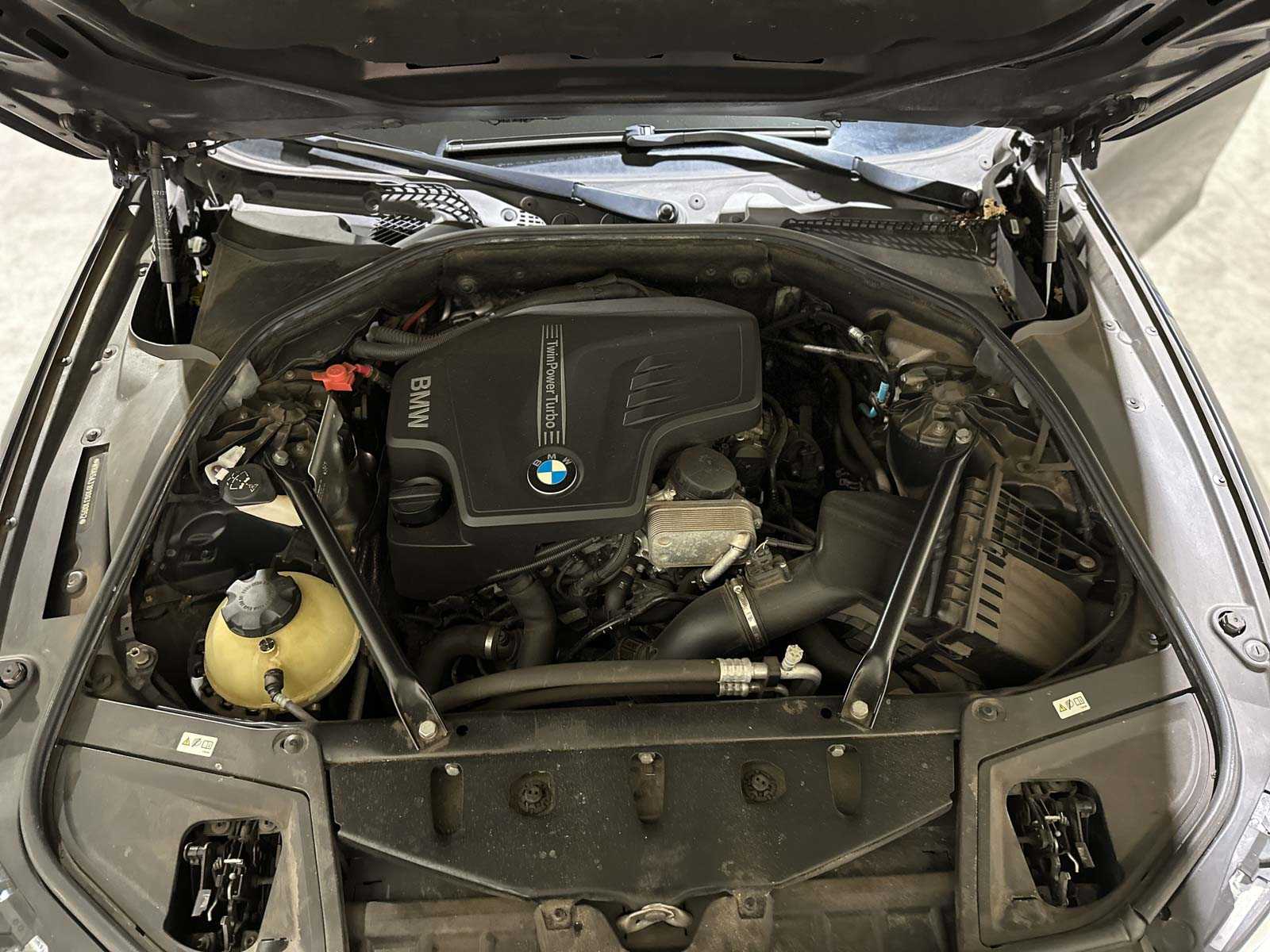 BMW 520i Luxury Edition 5-serie 181pk 2017 (Origineel-NL), NP-432-L