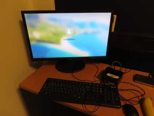 Intel - NUC7JYB - Pc systeem met monitor