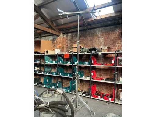 Trépied mobile électrique extensible