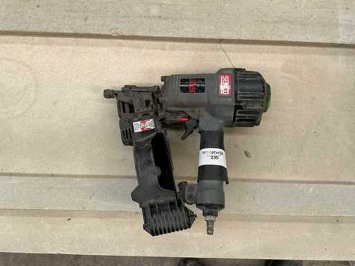Pistolet à clous