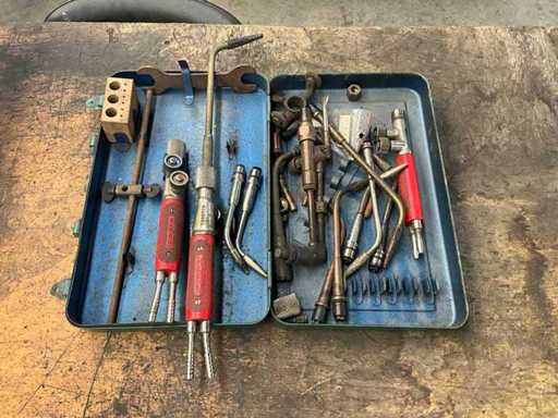 Batch of cutting torches and accessories