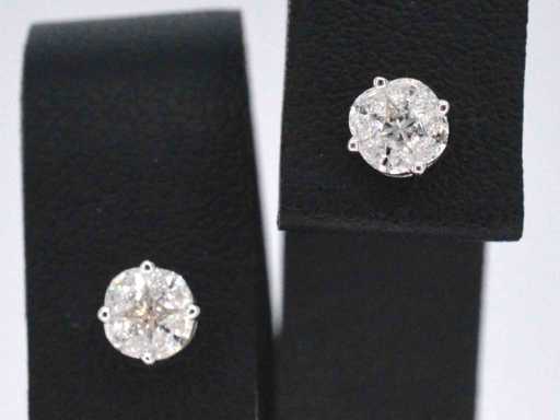 Boucles d’oreilles en or blanc avec diamant