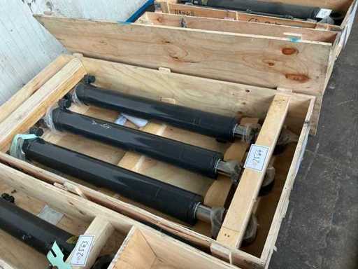 Yanmar hydraulic cyilinders 3pcs
