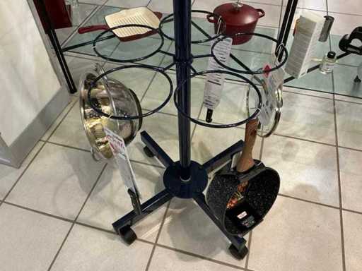 Various kitchen supplies