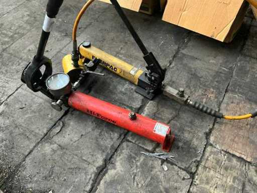 Hydraulic hand pump (2x)