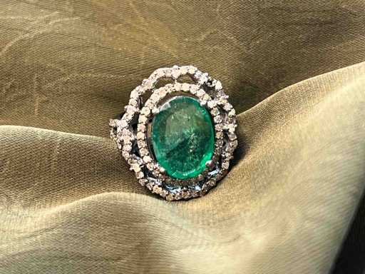 Bijzondere edelsteen ring met diamant