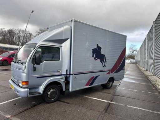 1999 Nissan Cabstar E Paardenwagen Personenauto