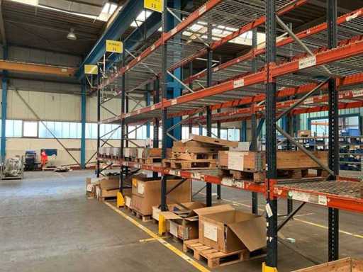 Raft pentru paleți fără conținut (de 3 ori dimensiunea câmpului)