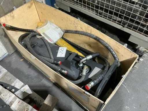 2018 SOCOMEC DNS 400 Hydraulic chisel