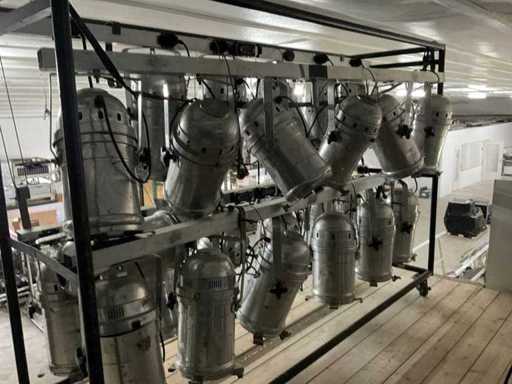 Barra PAR64 con focus Par 4x6 con dolly