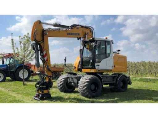 aa4c1764-82b2-4902-af74-784d5a2a8964.mp4