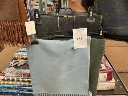 Schal aus Ziegenwolle. (3-fach)