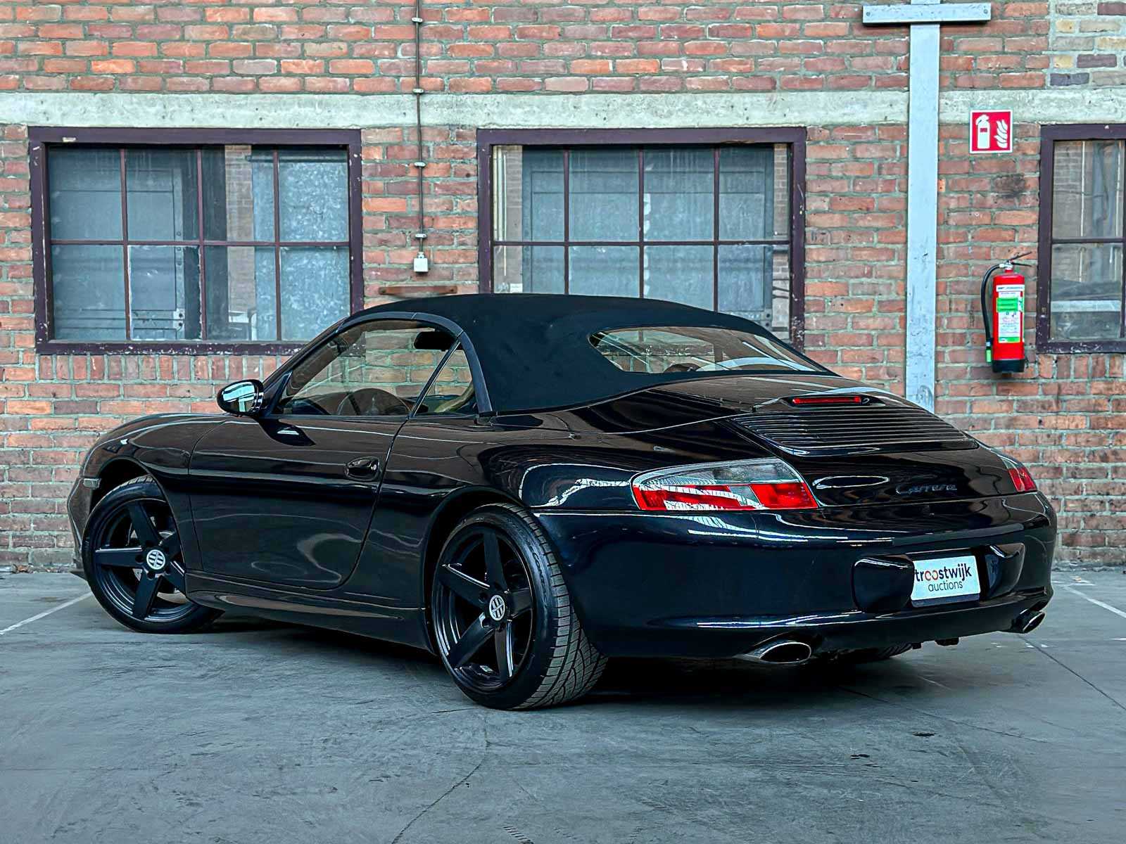 Porsche 911 Carrera Cabriolet 3.6 996 320pk 2004 HANDGESCHAKELD -Youngtimer-