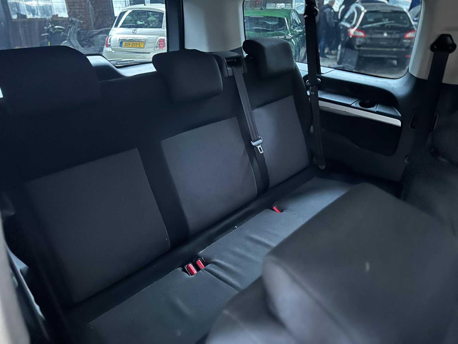 Peugeot Expert Traveller 1.5 9-Sitzer 120 PS 2019