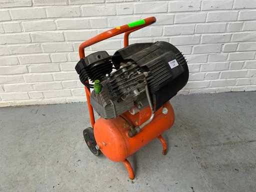 Sprężarka tłokowa Fiac FV 304-20 z 2016 roku