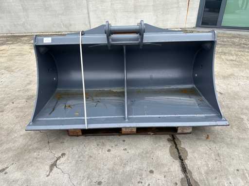 Hill - 2025 - ZX130-135-140W - Nettoyage des fossés