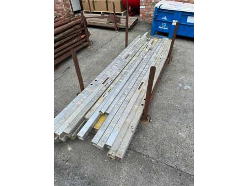 Lot van Stapelrek en Metsersprofielen Bouw- en bevestigingsmateriaal