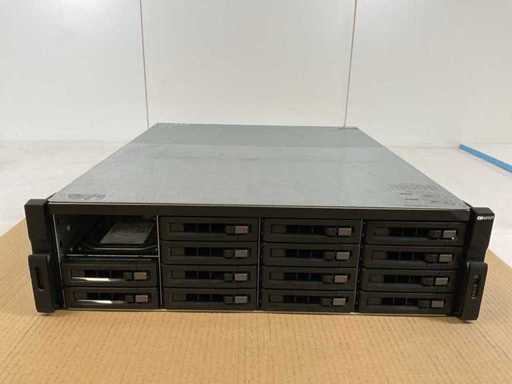 QNAP (TS-EC1680U-RP), 14x HDD(MG04ACA500E) de 5TB stocare atașată la rețea