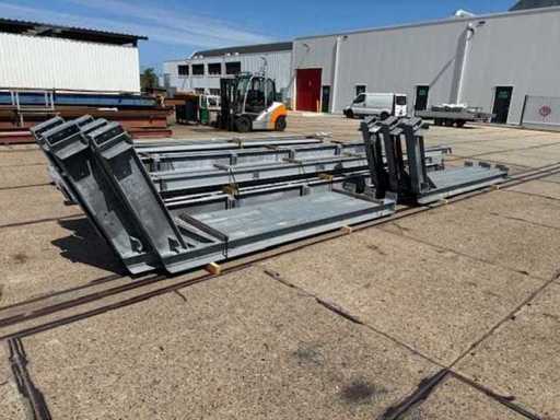 Steel construction 15.20 x 30.00 meters (456m2)