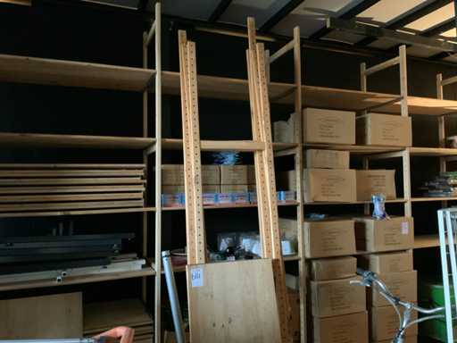 Rafturi de perete din lemn