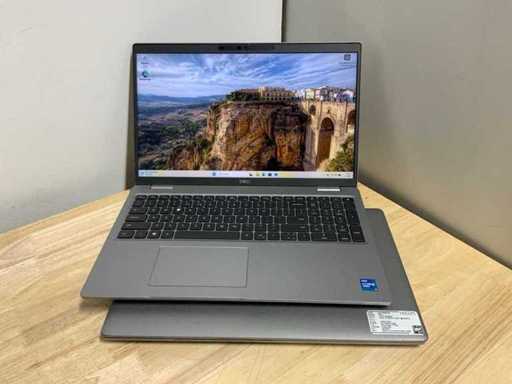 Dell Latitude 5520 Laptop (2x)