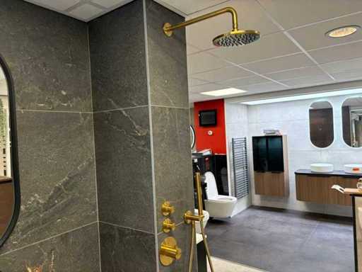 Jeu de robinet de douche de salle d’exposition