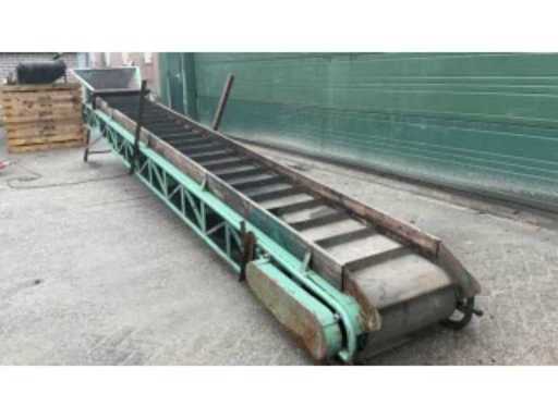 e76e6e78-f92f-439a-808d-07d727c1e96c.mp4