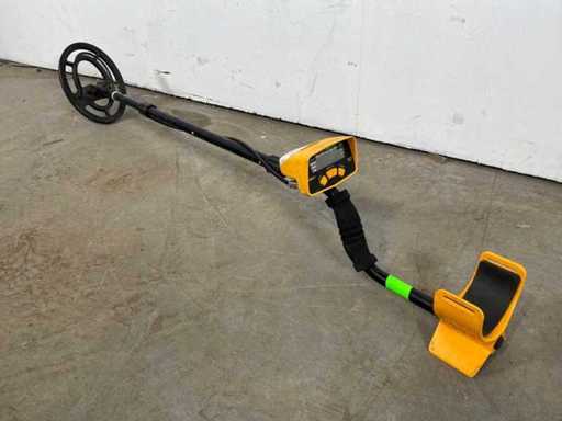 2016 Garrett Ace 200i Metal Detector