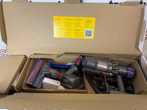 LG 27U730A – 27-calowy monitor 4K UHD + Dyson V11 Absolute Extra Pro – bezprzewodowy odkurzacz z wysokim ssaniem