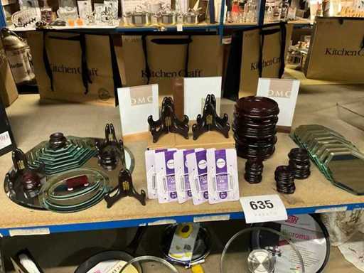 Batch of various pedestals/uprights