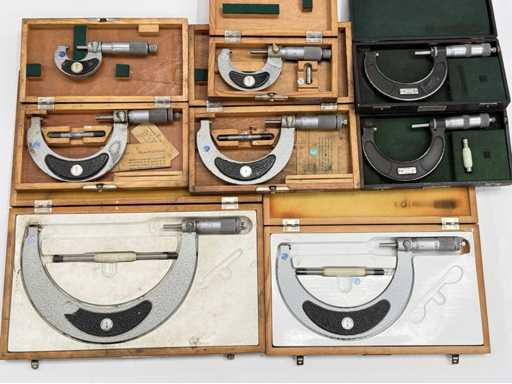   8 morceaux de vis mesureuses à manillons