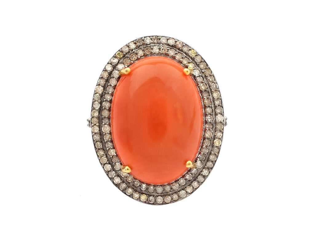 (Certified) Ring With Natural Coral And Diamonds 4.00g