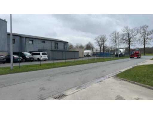 ee8334f1-1535-4d56-8c59-be82bd021451.mp4