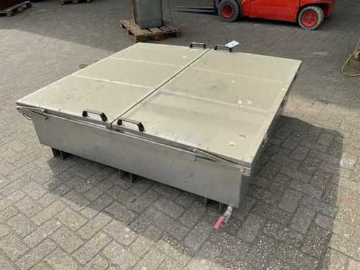 Stainless steel sink