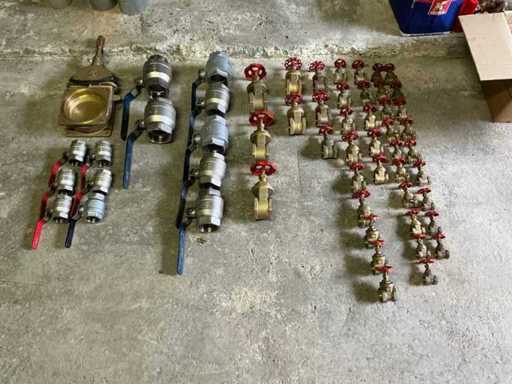 Lotto di valvole di chiusura in ottone