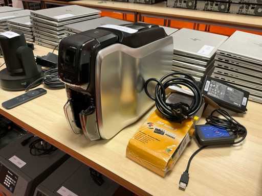 Imprimante de cartes Zebra ZC300