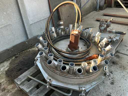 Distribution mill for manure injector