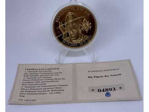 Cuivre plaqué or – Médaille commémorative du pape Benoît XVI (Vatican), diamètre de 40 mm.