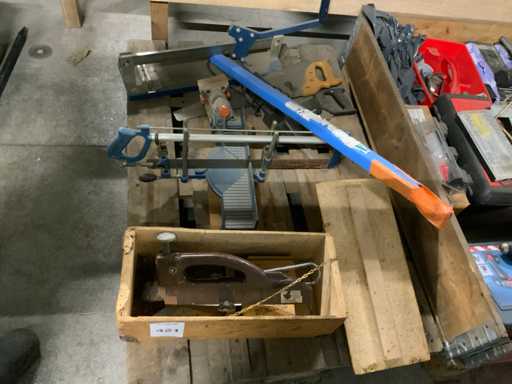 Verstekzaagbak en divers