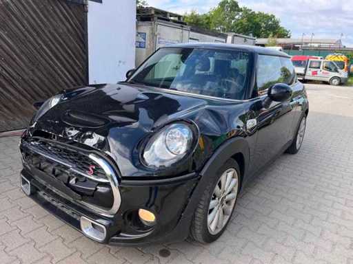 2015 MINI Cooper S F56 MINI 2.0 petrol 192 hp, first reg. 03/2015, accident vehicle