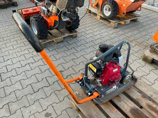 2015 Altrad / Belle LC3228 Compact Plate Compactor