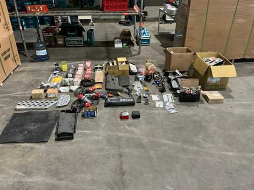 Partij auto en aanhangwagen onderdelen