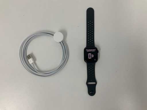 Apple Watch Series 8 45mm GPS Midnight Aluminium z paskiem Nike Sport Band,