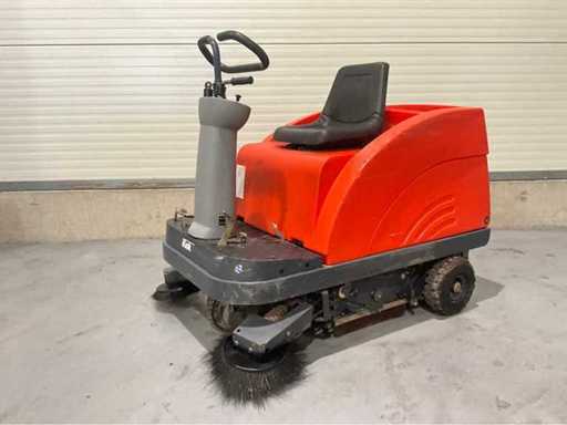 Hako Jonas 900 E Zelfrijdende Opzitveegmachine Accu’s 2023