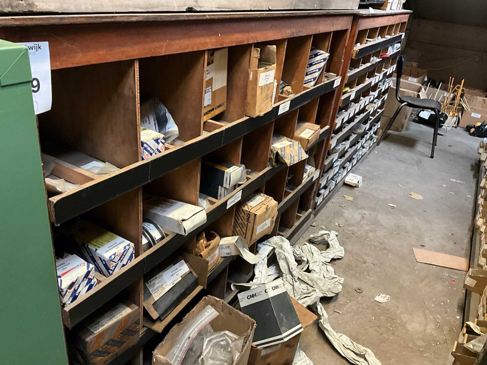 New Holland Large batch of engine parts