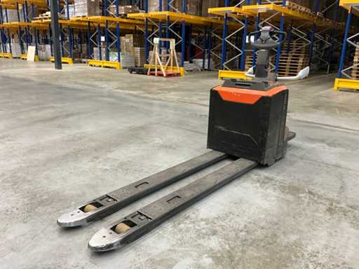 Toyota LPE200 Wagonik Paletowy 2022 z koniem