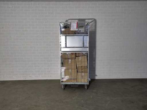 Rolcontainer met diverse producten