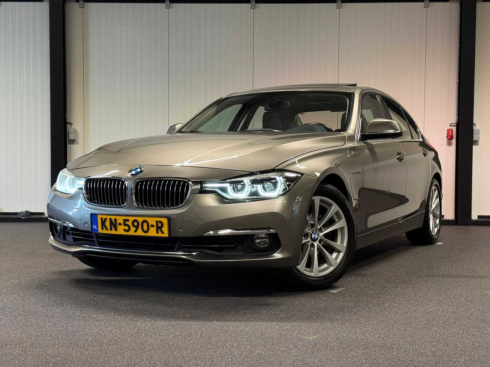 BMW - 3-serie - 330e Cent.Hi.Ex.2016 KN-590-R overeenkomstig